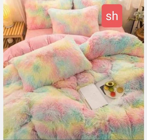 Fluffy comforter set
